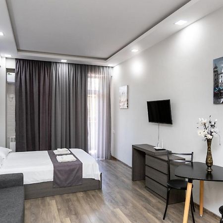 Golden Room Apartments 04 Тбілісі Екстер'єр фото