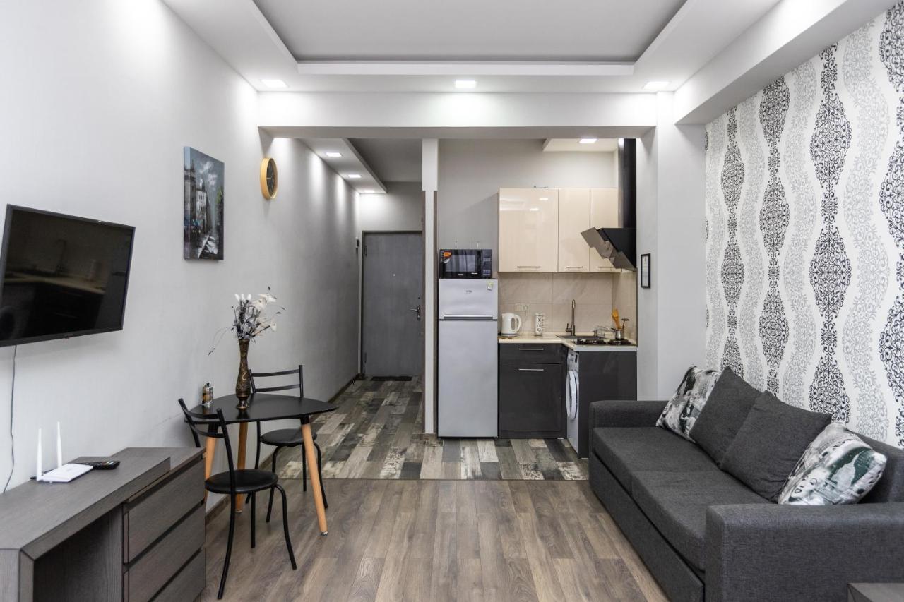 Golden Room Apartments 04 Тбілісі Екстер'єр фото