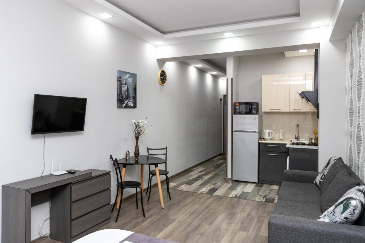 Golden Room Apartments 04 Тбілісі Екстер'єр фото
