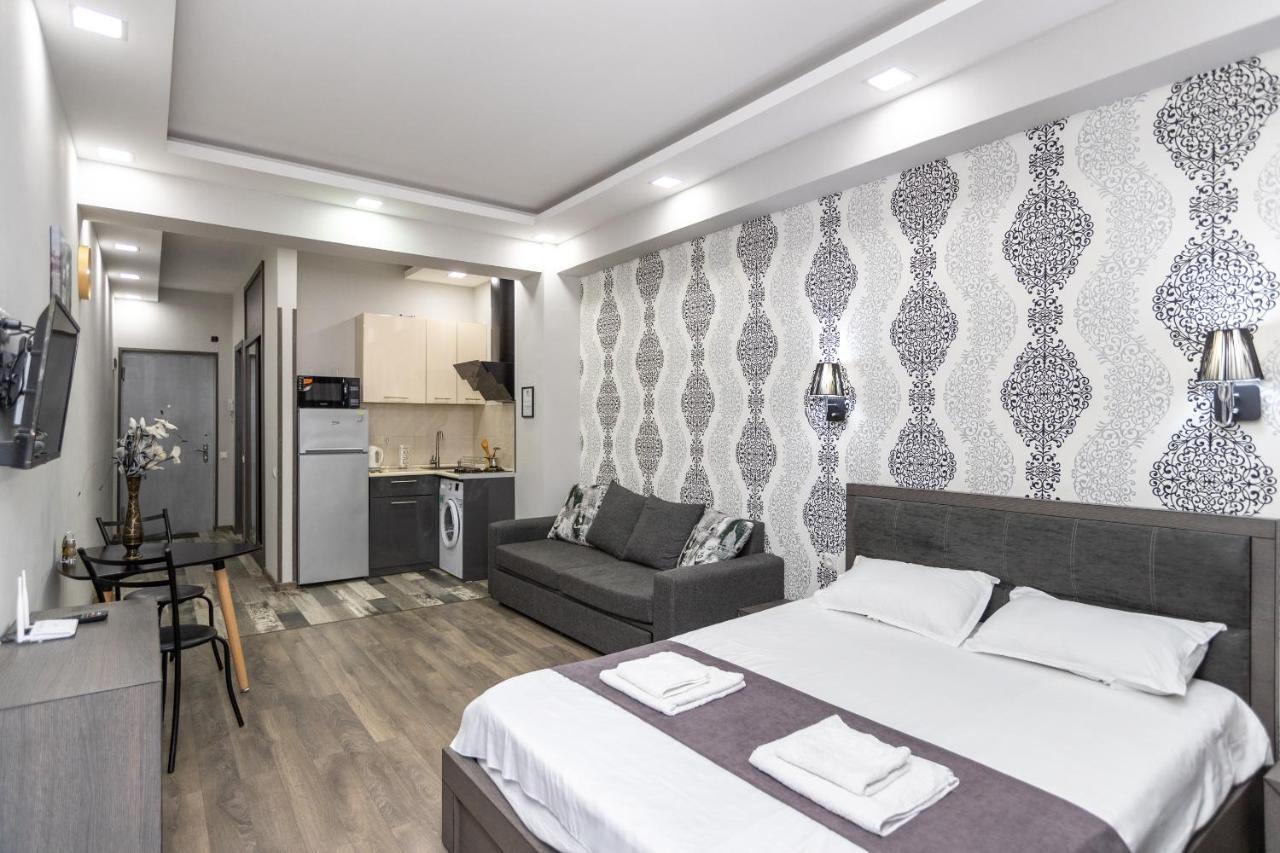Golden Room Apartments 04 Тбілісі Екстер'єр фото
