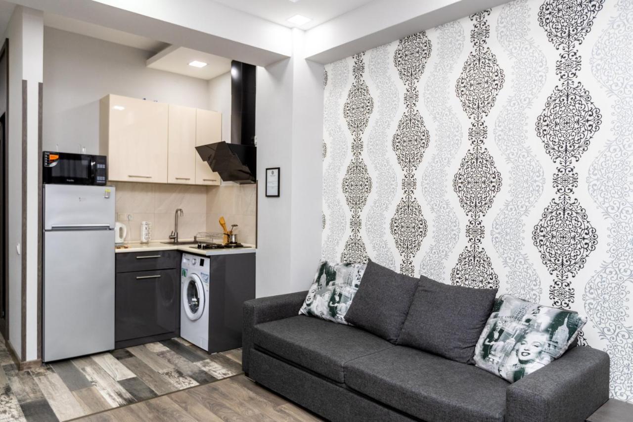 Golden Room Apartments 04 Тбілісі Екстер'єр фото